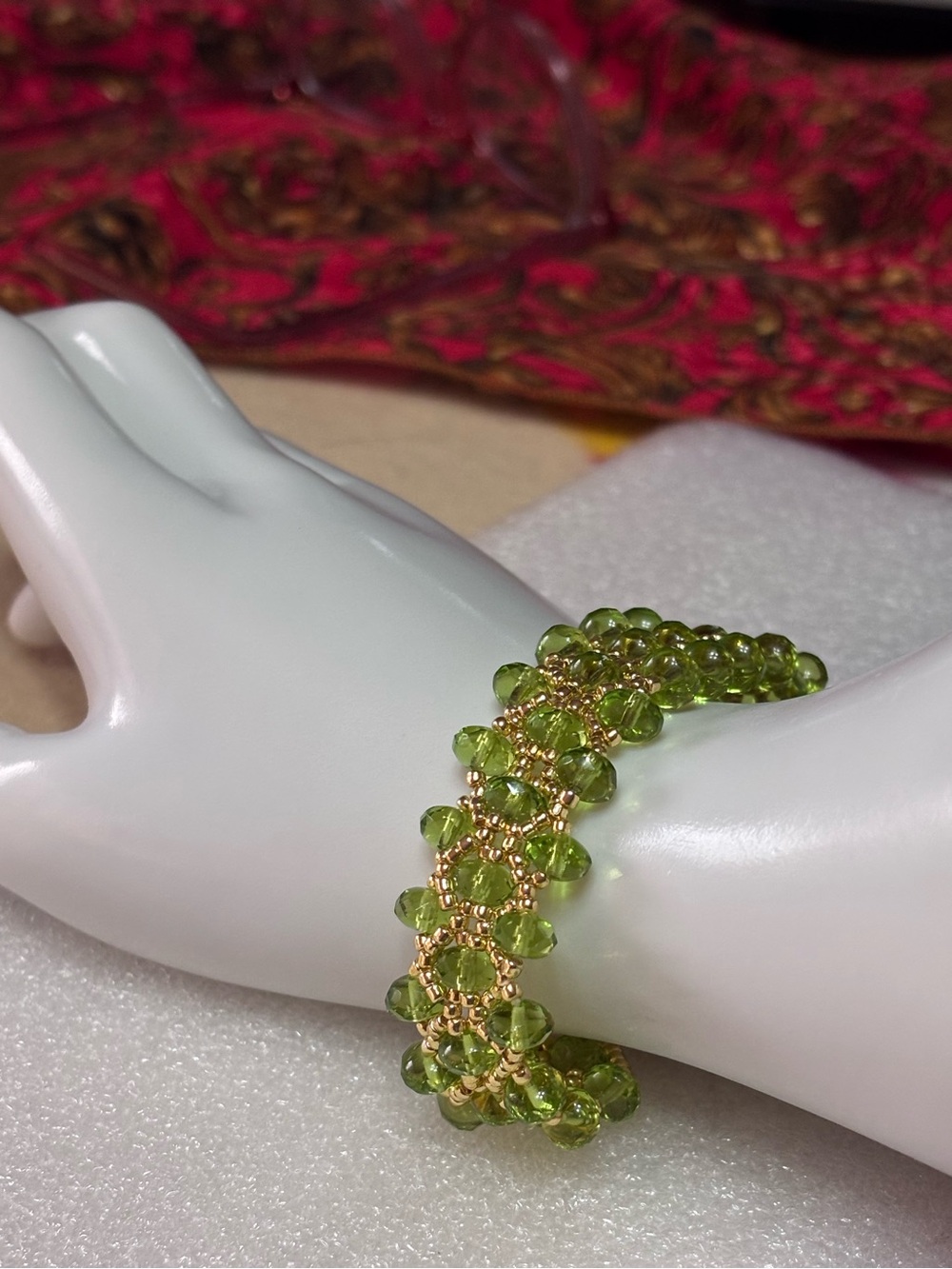 Green Crystal Beaded Gold-Tone Cluster Bracelet 7.5 inches - Picture 6 of 6